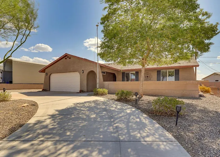 Swim, Grill & Chill: Havasu Getaway Holiday home *
