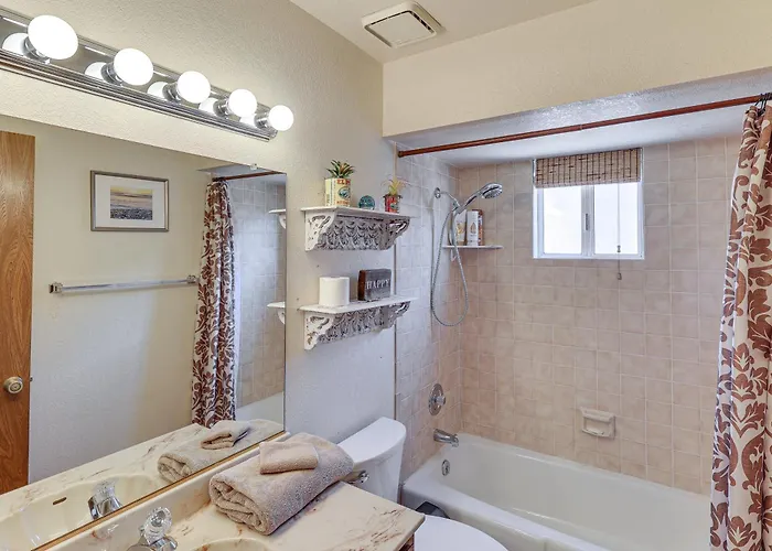 Swim, Grill & Chill: Havasu Getaway Lake Havasu City